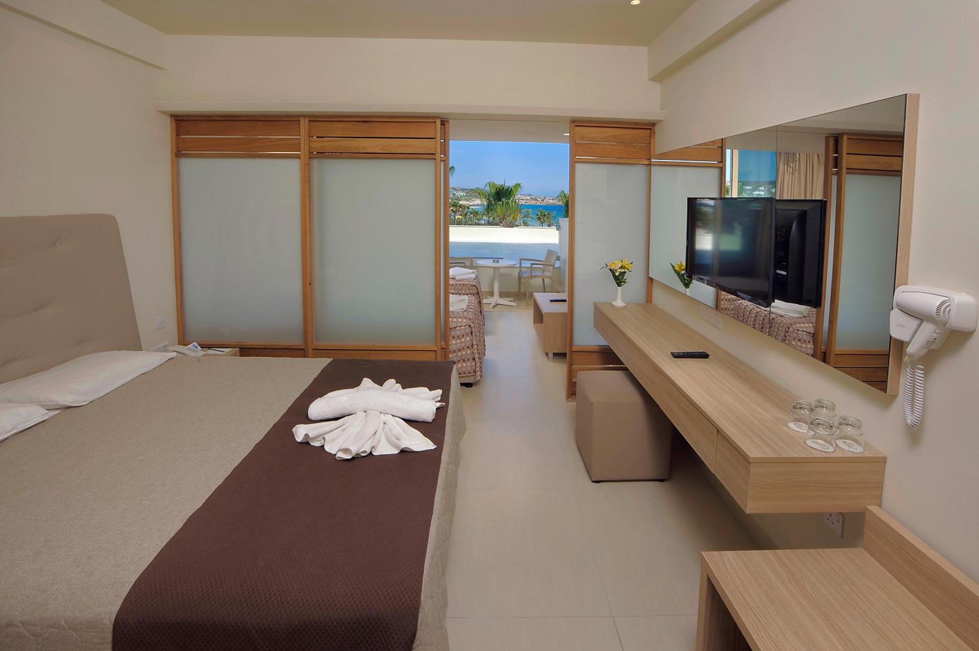 Camera Familiare Superior con Vista Mare (2 Adulti + 2 Bambini)
